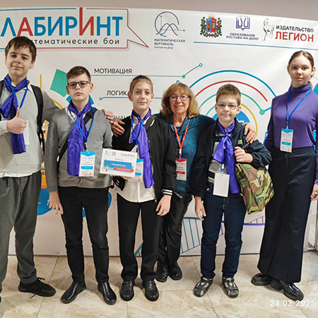 Команда «Асимптота» заняла второе место в математических боях лиги «Юниор»